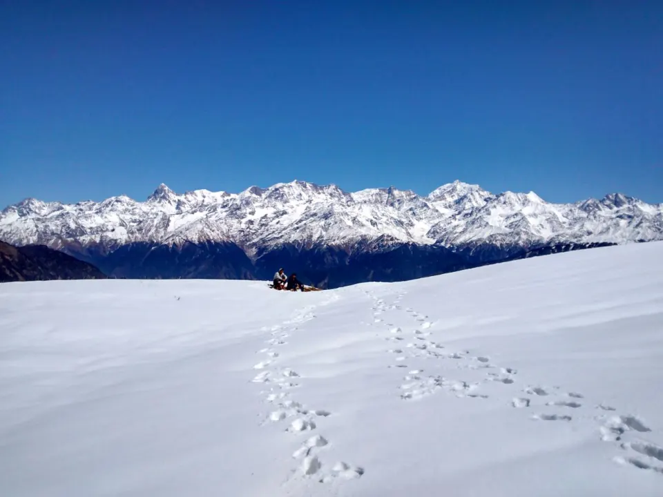 Dayara Bugyal Trek - Summit View